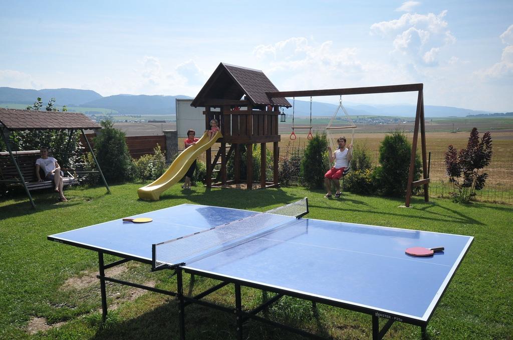 Penzion Usmev Arnutovce Buitenkant foto